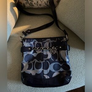 Authentic signature Coach bag.